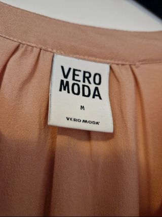 Camicia Vero Moda rosa con bottoni