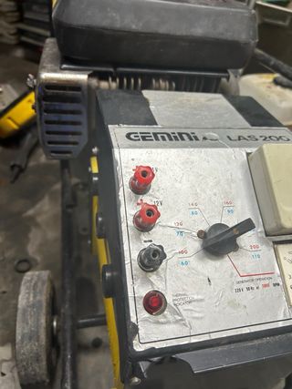 Generador de luz y soldador eléctrico