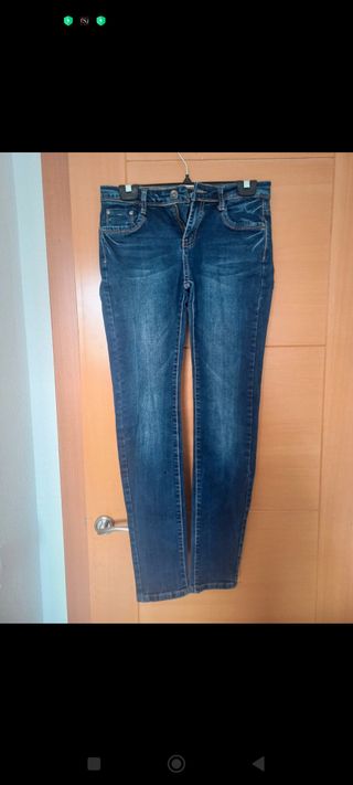 Vaqueros clásicos estilo skinny