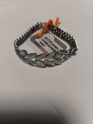 Pulsera plateada con hojas y cristales