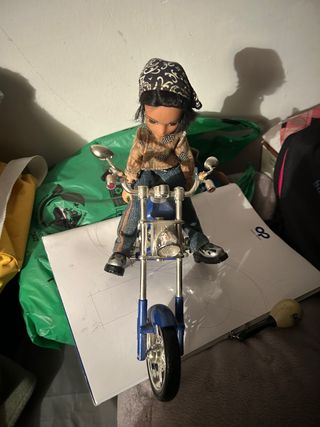 Moto Bratz + muñeco