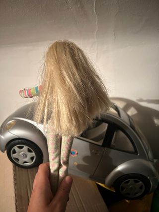 Coche Barbie Volkswagen Escarabajo + Barbie muñeca