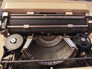 Máquina de escribir Olivetti Lettera 35