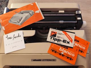 Máquina de escribir Olivetti Lettera 35