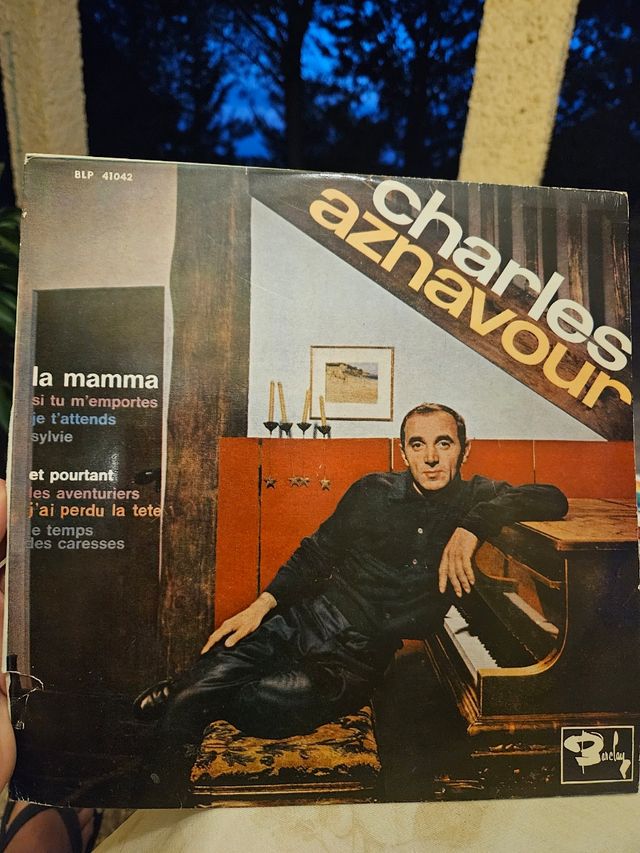 Charles Aznavour - La Mamma