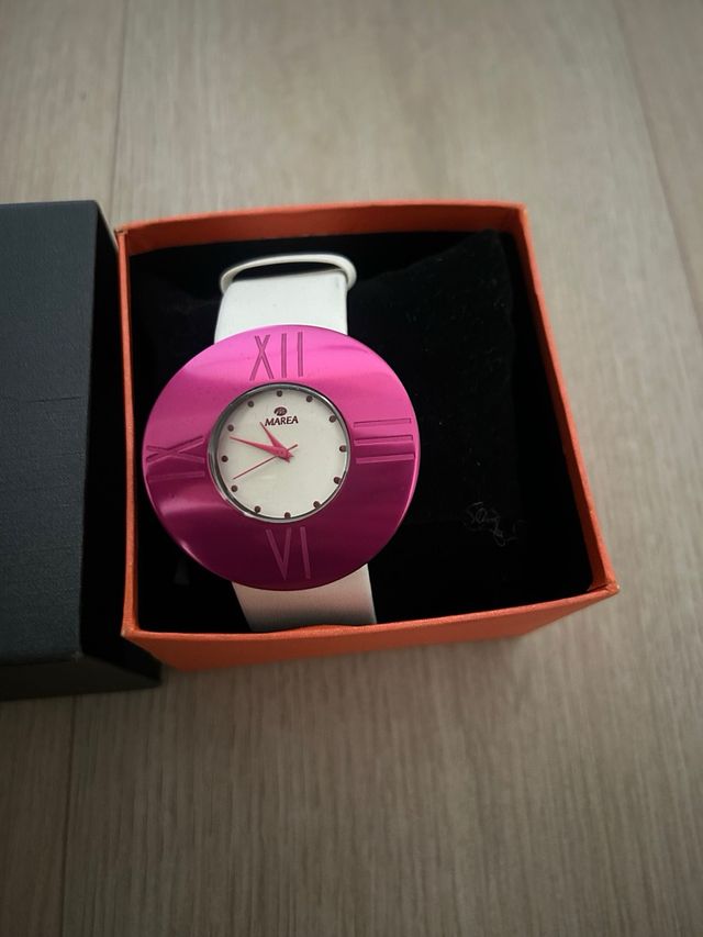 Reloj Marea Rosa y Blanco no tiene pila