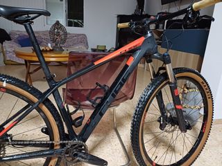 Bicicleta de Montaña Rígida Cube Carbono. Talla M