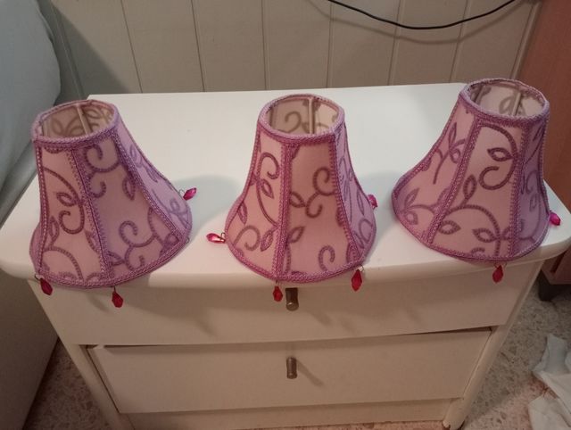 Lámpara colgante rosa y negra