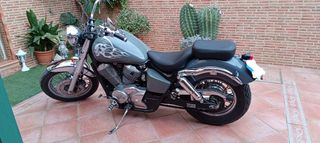 Honda VT750C Shadow