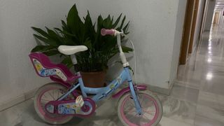 Bicicleta infantil azul y rosa