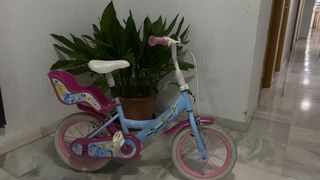 Bicicleta infantil azul y rosa