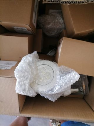 Lámparas LED empotrables y muebles de baño