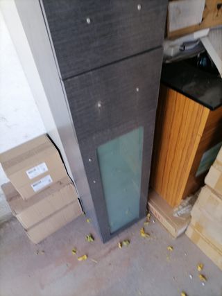 Lámparas LED empotrables y muebles de baño