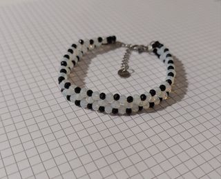 Braccialetto perline bianche e nere