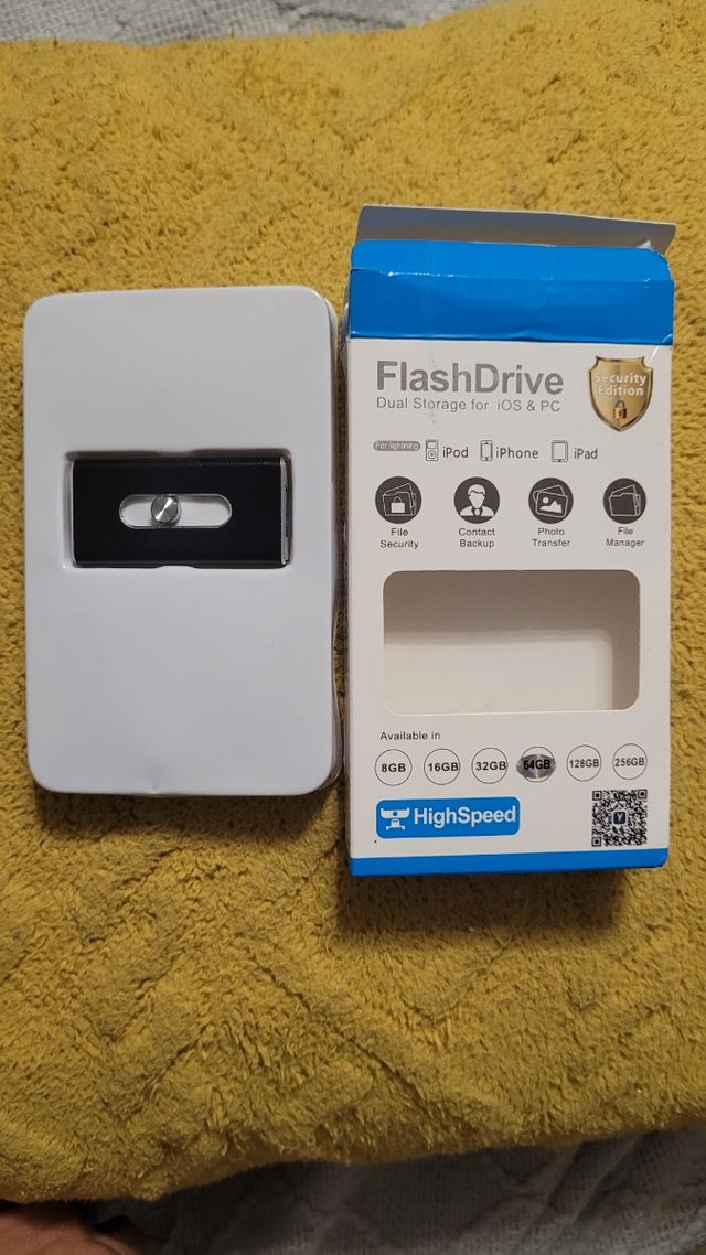 Apple Flash Drive 64GB Dual Storage iOS & PC