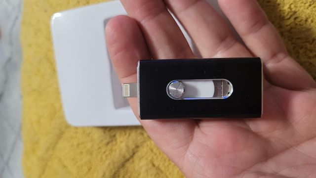 Apple Flash Drive 64GB Dual Storage iOS & PC