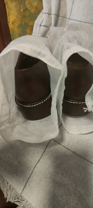 Zapatos de piel marrones