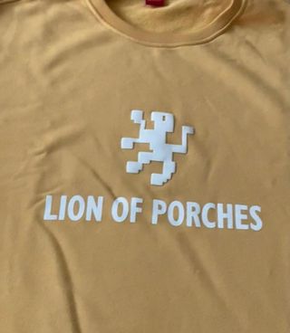 Sudadera Lion of Porches amarilla