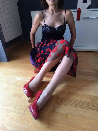 FALDA FLORAL CON TRANSPARENCIAS SIN ESTRENAR 