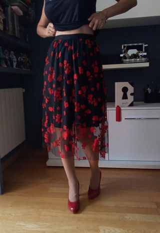 FALDA FLORAL CON TRANSPARENCIAS SIN ESTRENAR 