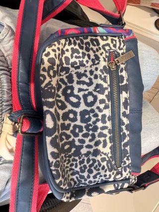 Bolso azul y multicolor