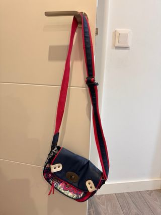 Bolso azul y multicolor