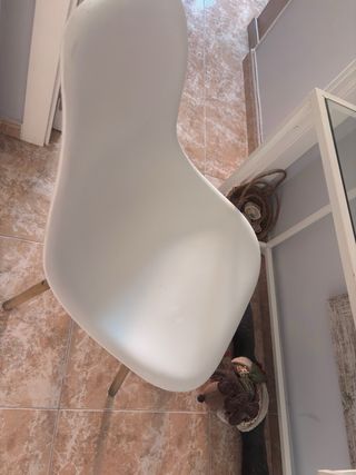 Escritorio con cristal + silla nórdica -conjunto-