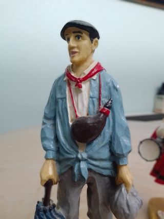 Figuras trajes típicos Vascos