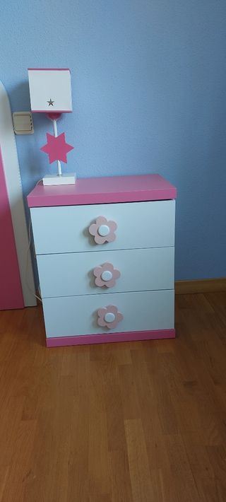 Cabecero y mesita de noche infantil