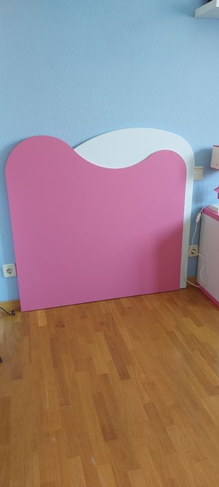 Cabecero y mesita de noche infantil