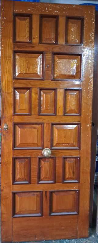 Puerta antigua madera maciza