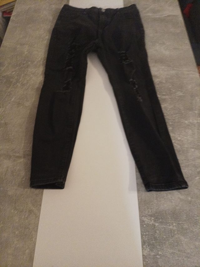 Pantalones vaqueros negros rotos 12Y