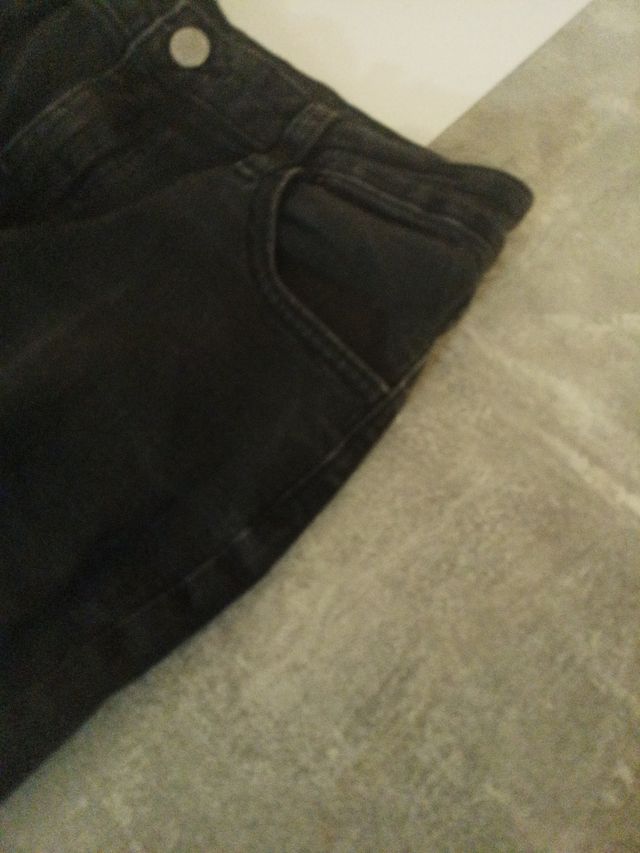 Pantalones vaqueros negros rotos 12Y