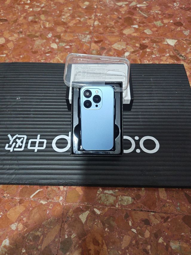 SOYES Celular Pequeño