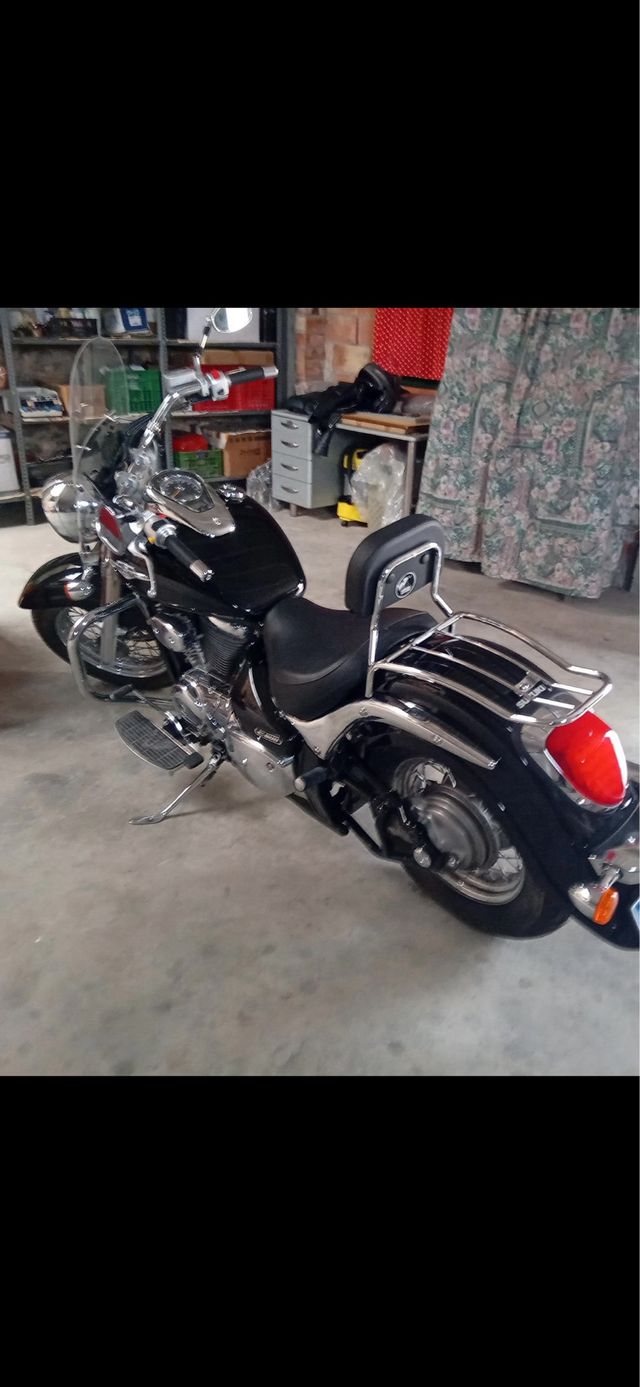 Suzuki Intruder C800 año 2012, con solo 6.000 km.