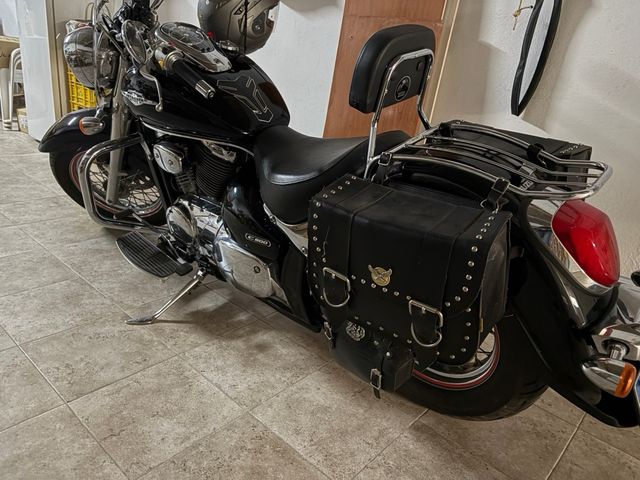 Suzuki Intruder C800 año 2012, con solo 6.000 km.