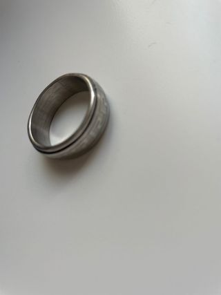 Anillo de hombre plateado