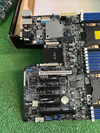 ASUS Z11PR-D16 Placa Base Servidor Intel
