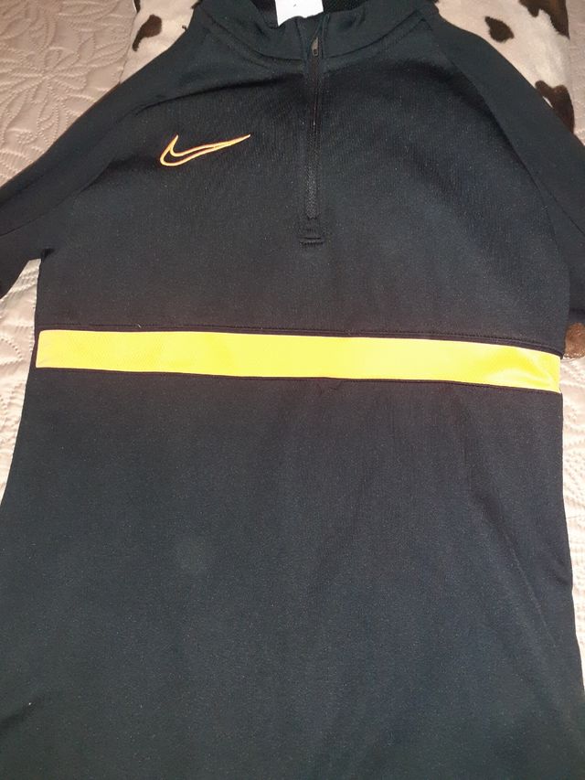 Sudadera Nike Negra y naranja