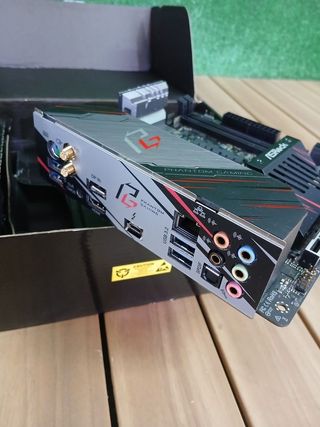 Placa base ASRock X570 Phantom Gaming-ITX/TB3