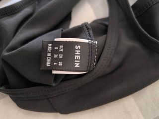 Top deportivo negro
