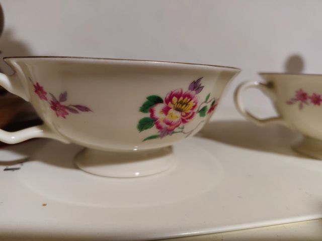 Tazas de té/café checas con flores