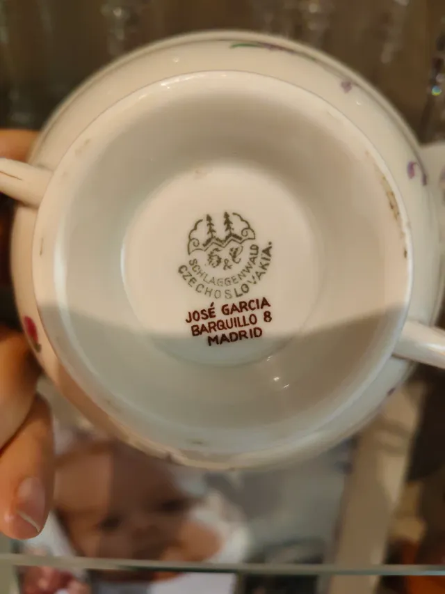 Tazas de té/café checas con flores