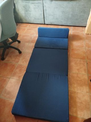 Sofá cama plegable azul