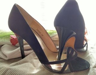 ZAPATOS NEGROS DE FIESTA TACÓN FINO.