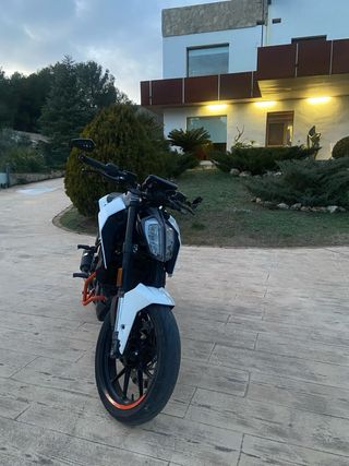 KTM Duke 125