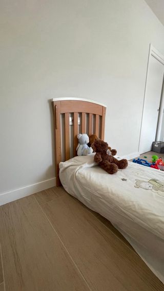 Cuna de madera para bebé