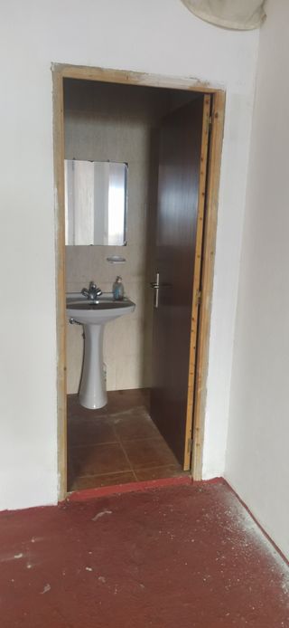 Nave 140m² con agua y luz