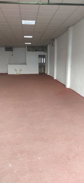 Nave 140m² con agua y luz