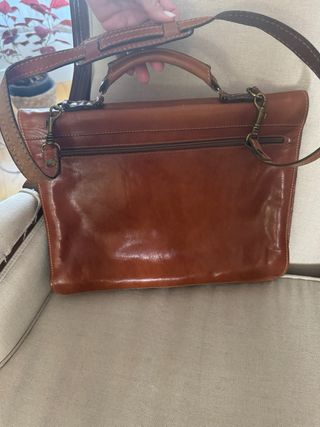 Maletín de piel marrón